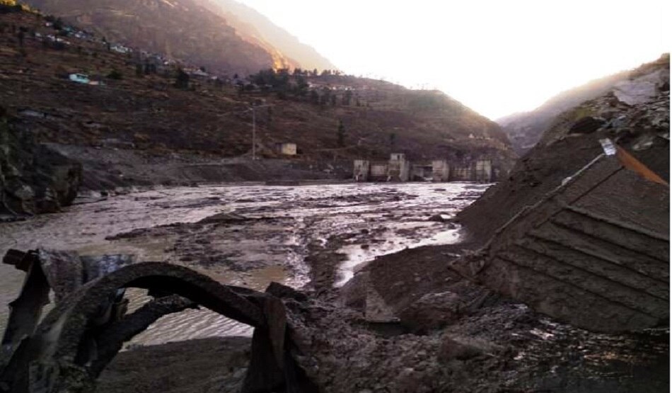 तपोवन की सुरंग में जिंदगी बचाने की जंग