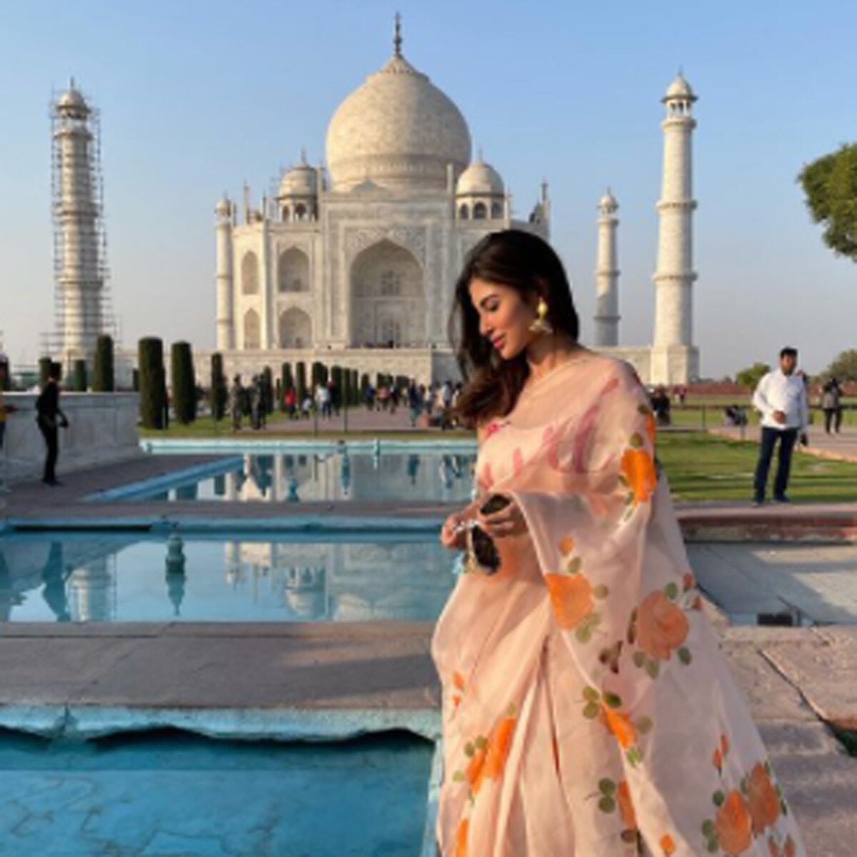 मौनी रॉय