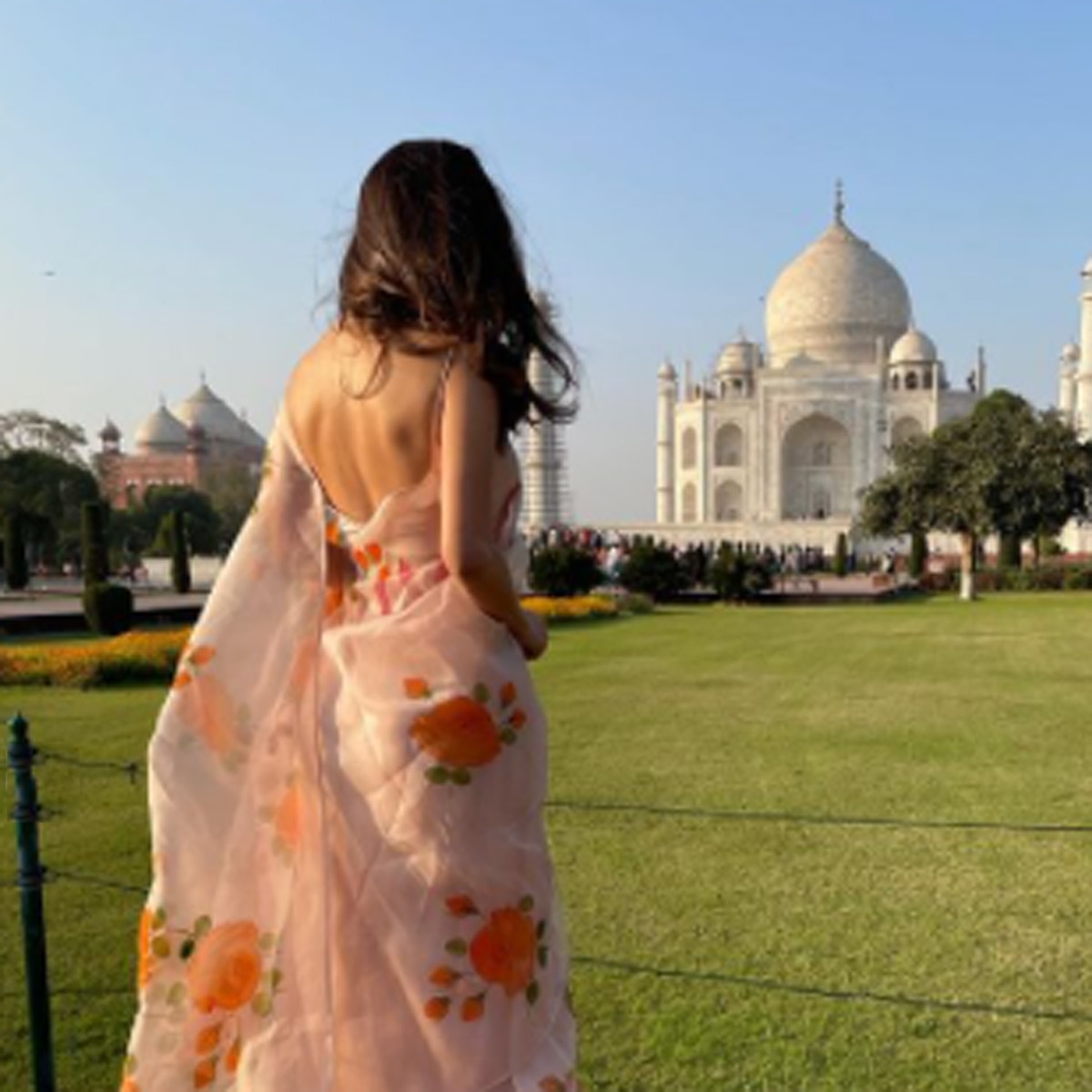 मौनी रॉय