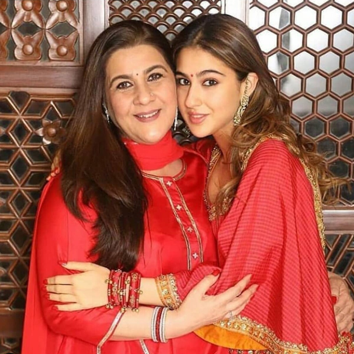 सारा अली खान और अमृता सिंह