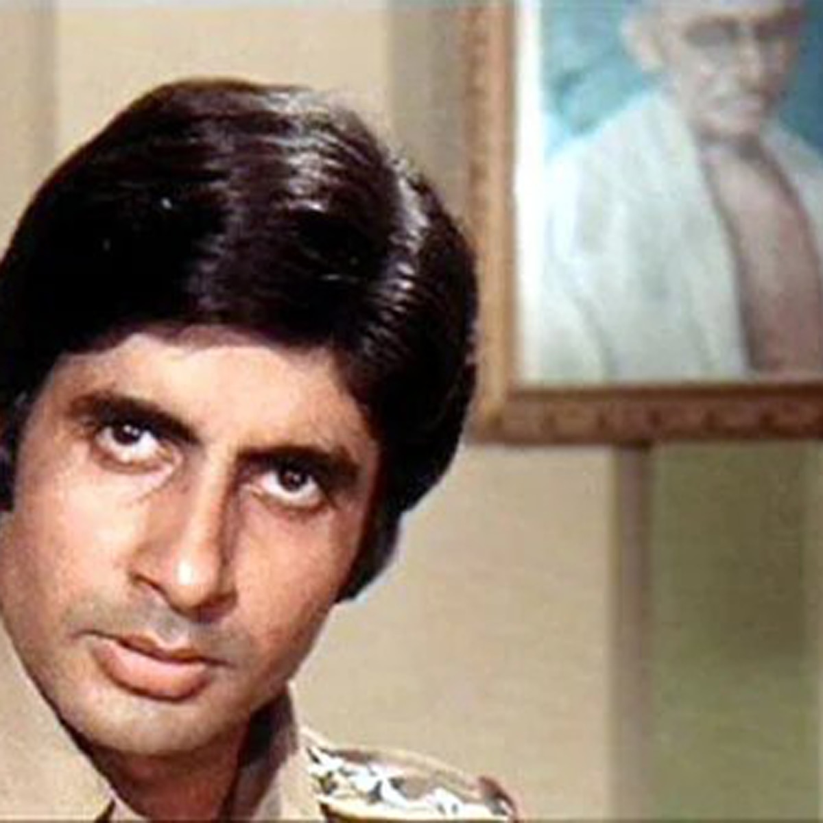 पुलिस अफसरों के किरदार