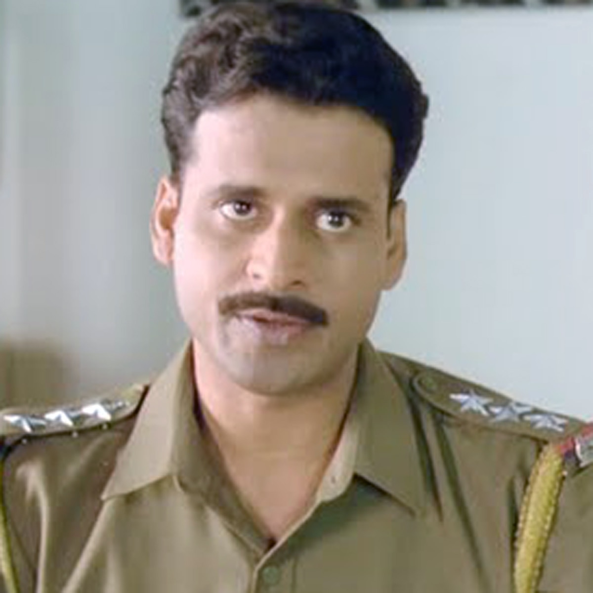 पुलिस अफसरों के किरदार