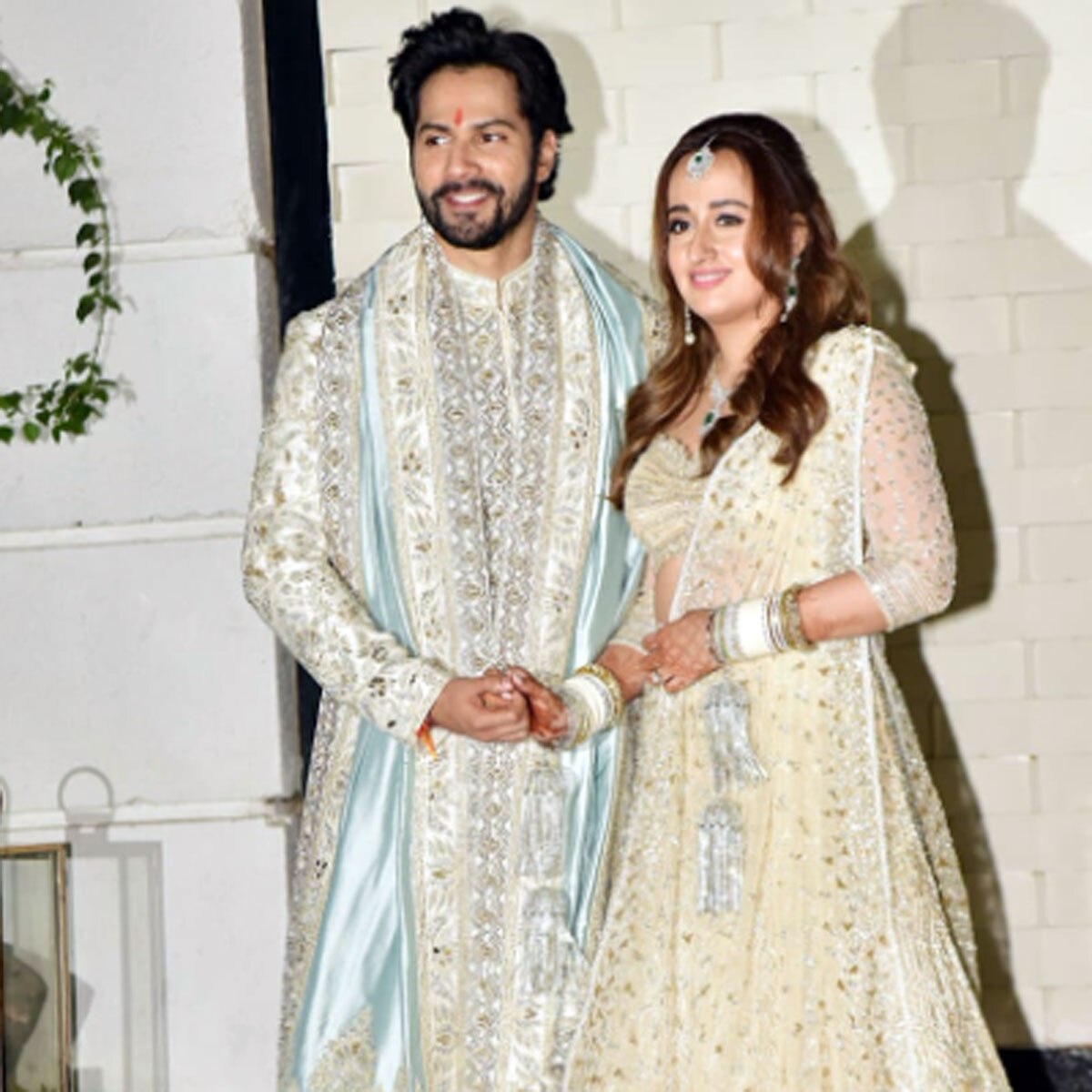 नताशा दलाल-वरुण धवन  