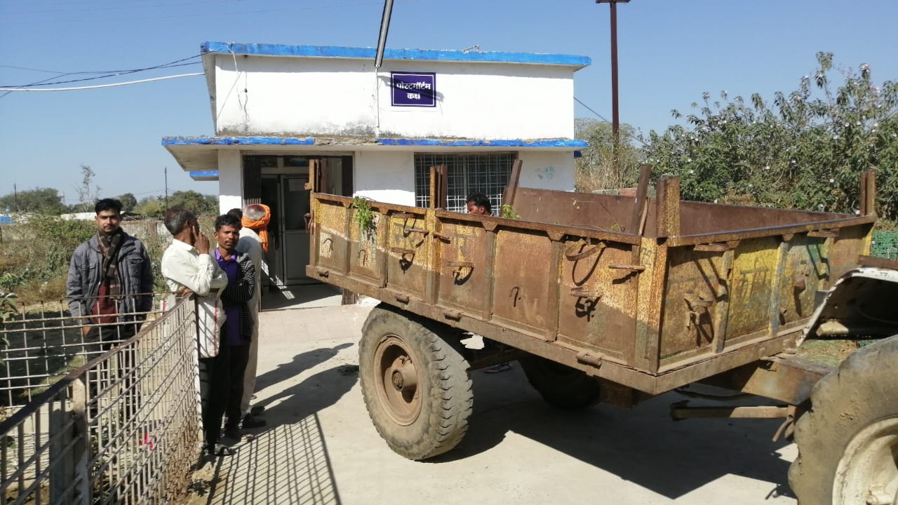 रेत कारोबारी की पत्थर से कुचलकर हत्या (फोटो आजतक)