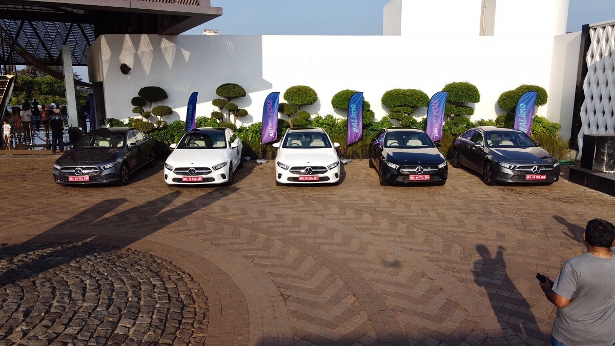 डेनिम ब्लू से लेकर कॉस्मॉस ब्लैक रंग तक