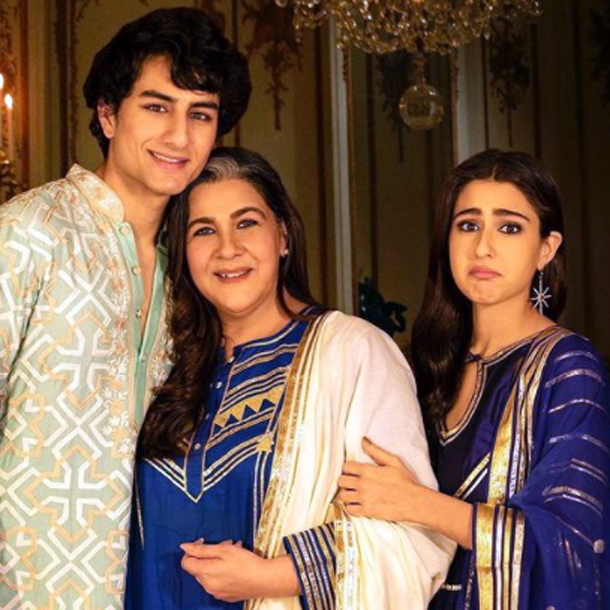 अमृता स‍िंह-इब्राहिम और सारा के साथ    