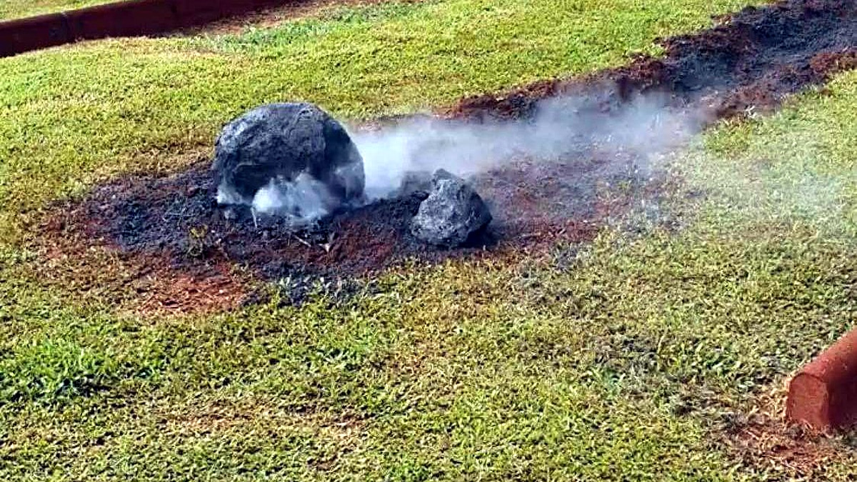 meteorite crashes in Australian School