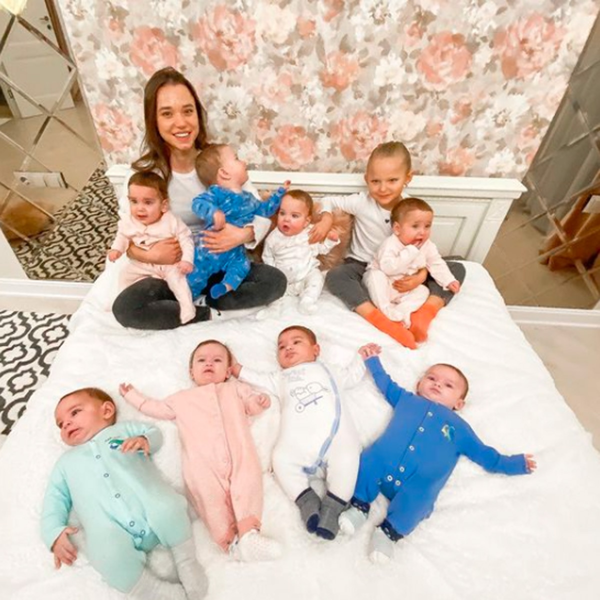 क्रिस्टिना अपने बच्चों के साथ