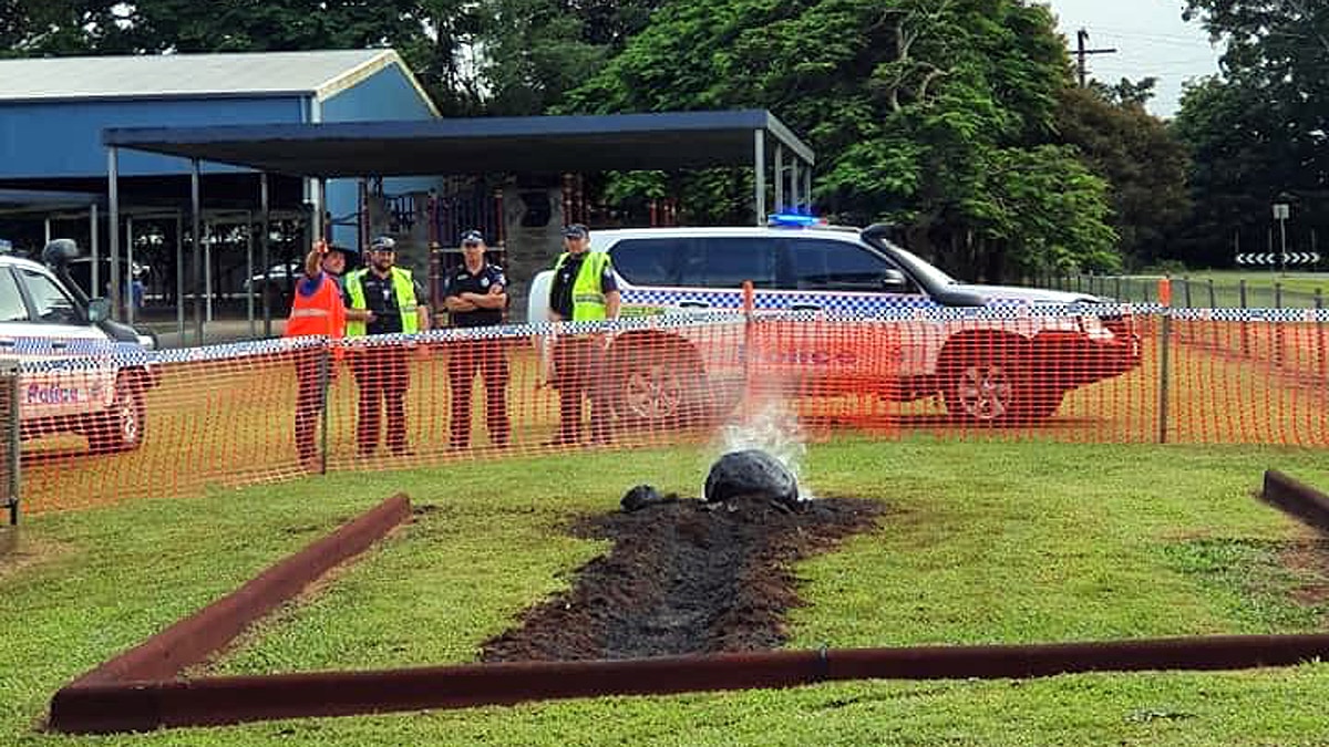 meteorite crashes in Australian School