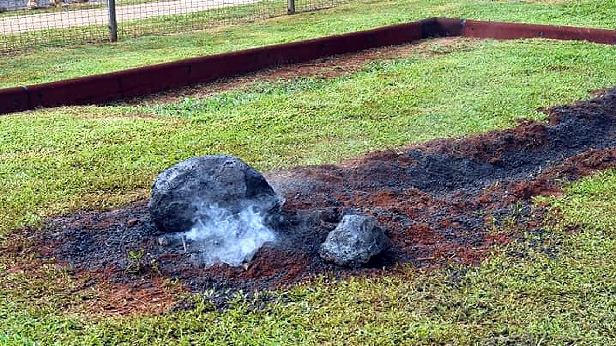 meteorite crashes in Australian School