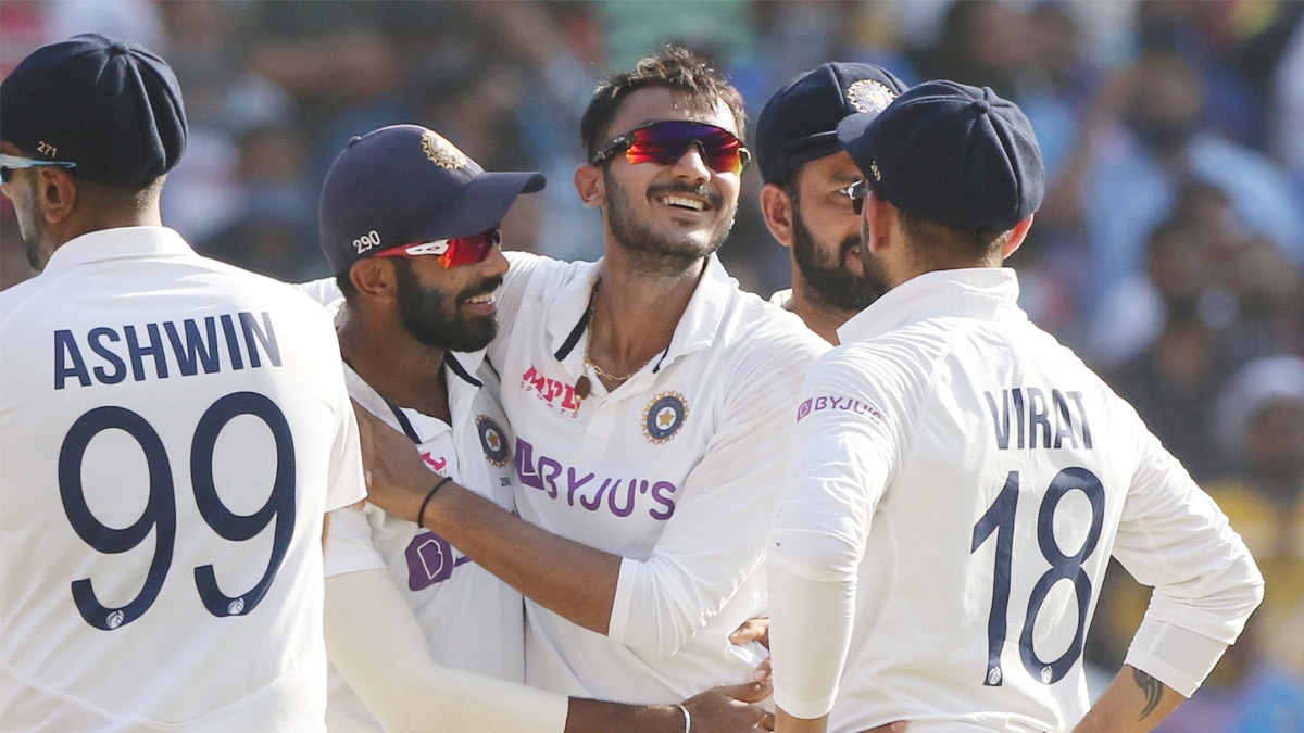 Virat kohli praises Axar Patel in gujarati