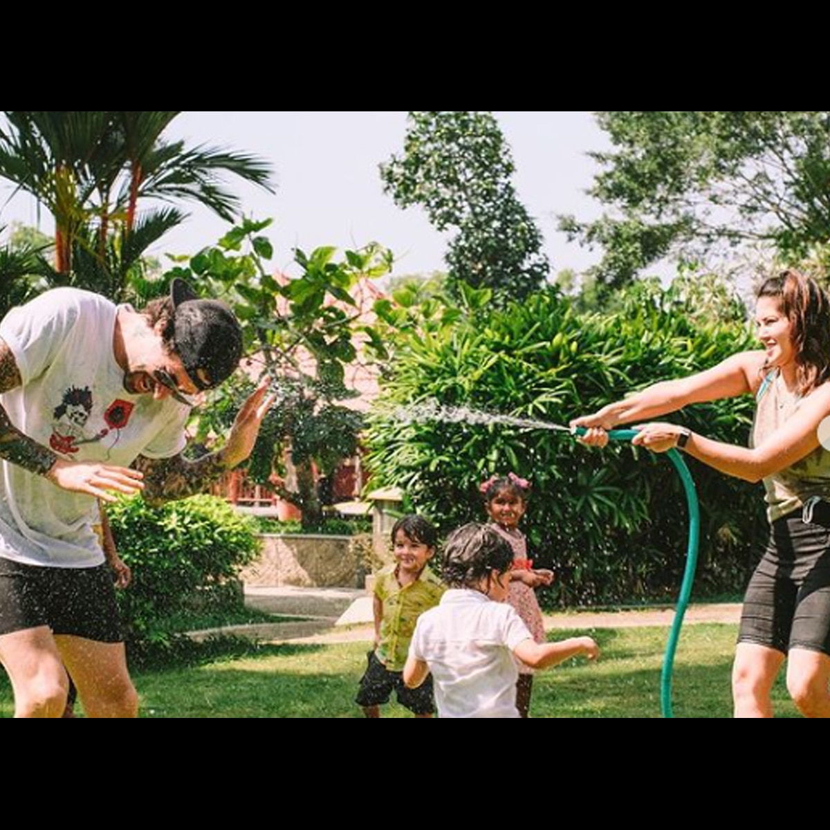 सनी लियोनी के बच्चे