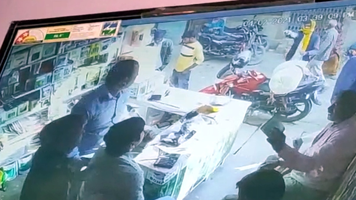  बिहार में बदमाशों का कहर, रंगदारी के ल‍िए व्यापारियों को बना रहे निशाना