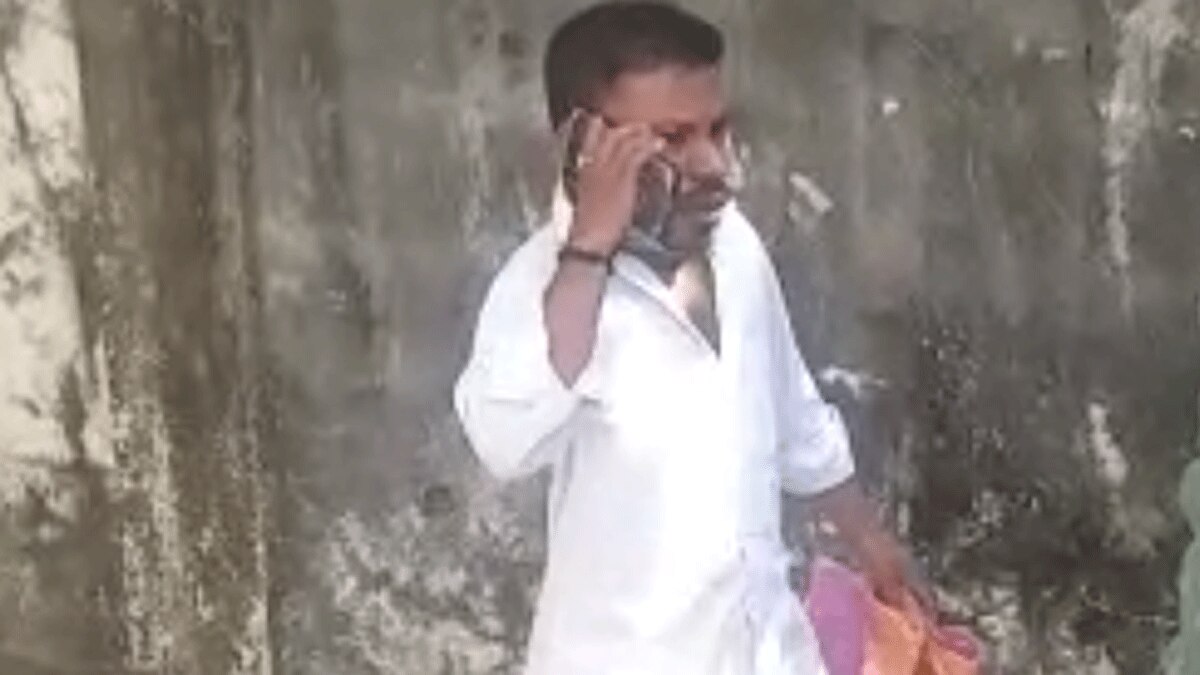 सूरत निकाय चुनाव में चार फीट का प्रत्याशी (फोटो आजतक)