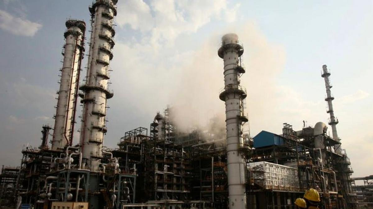 BPCL को बेचने की तैयारी में सरकार 