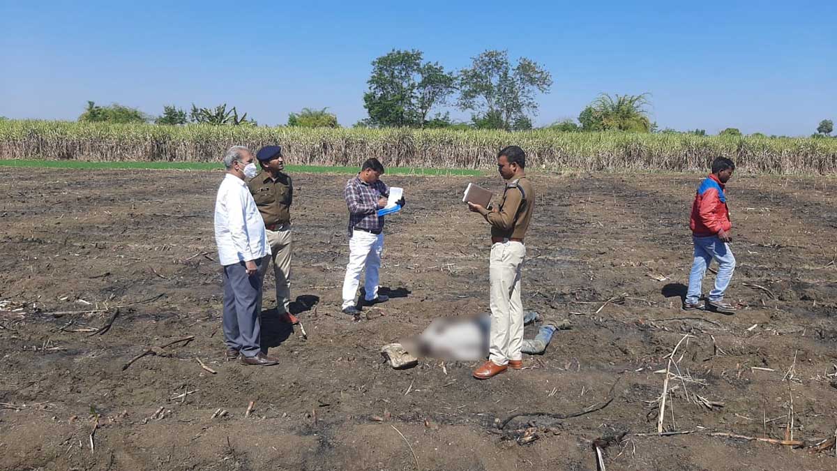 रेत कारोबारी की पत्थर से कुचलकर हत्या (फोटो आजतक)