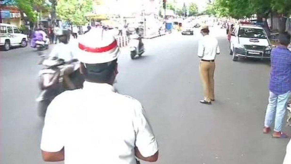 छात्र का पांच हजार का चालान