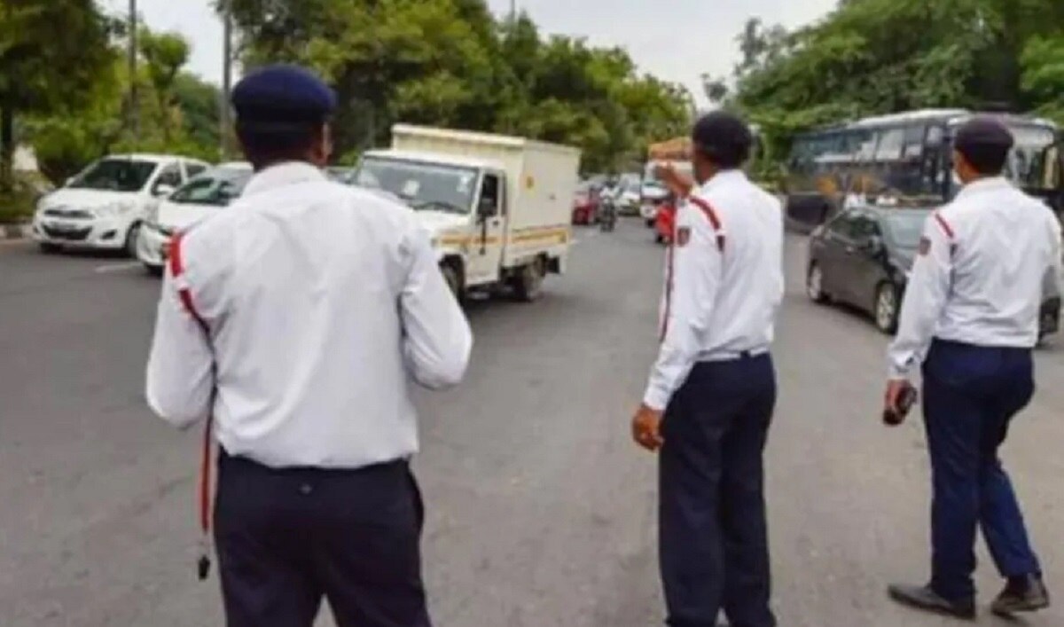 छात्र का पांच हजार का चालान