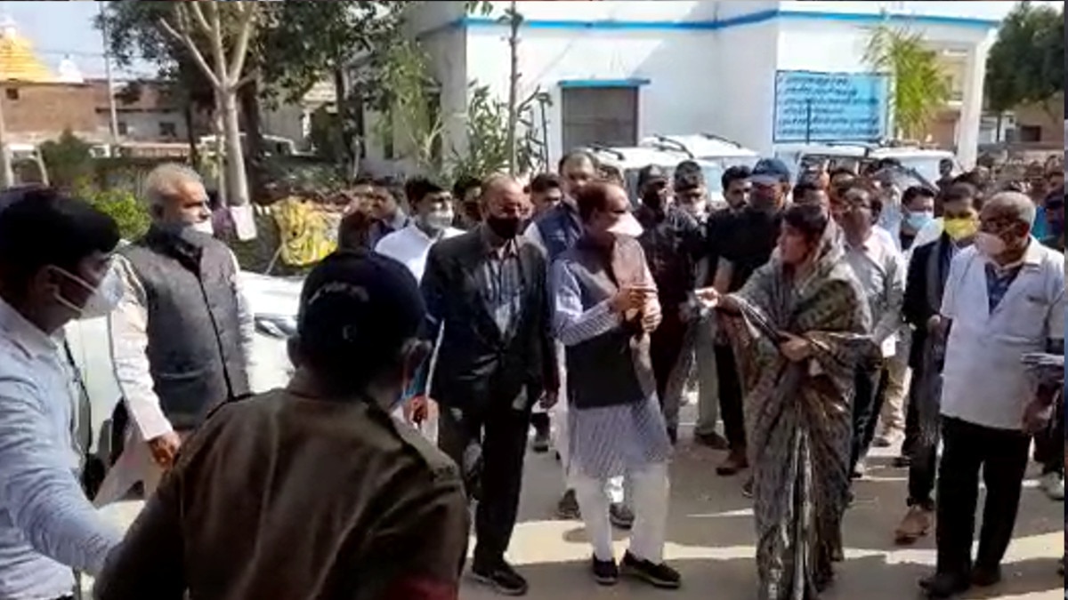 एमपी के मुख्यमंत्री को सर्किट हाउस में मच्छरों ने काटा तो अफसर हुए सस्पेंड