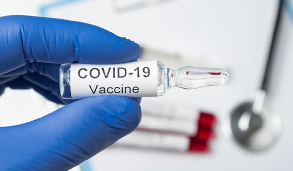 कोरोना टीके की पहली खुराक