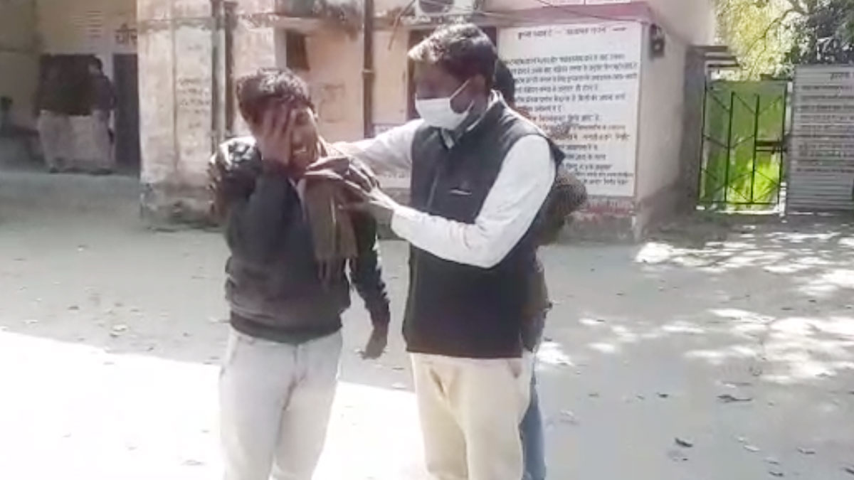 शख्स की चाकू से गोदकर हत्या (फोटो- रंजय सिंह)