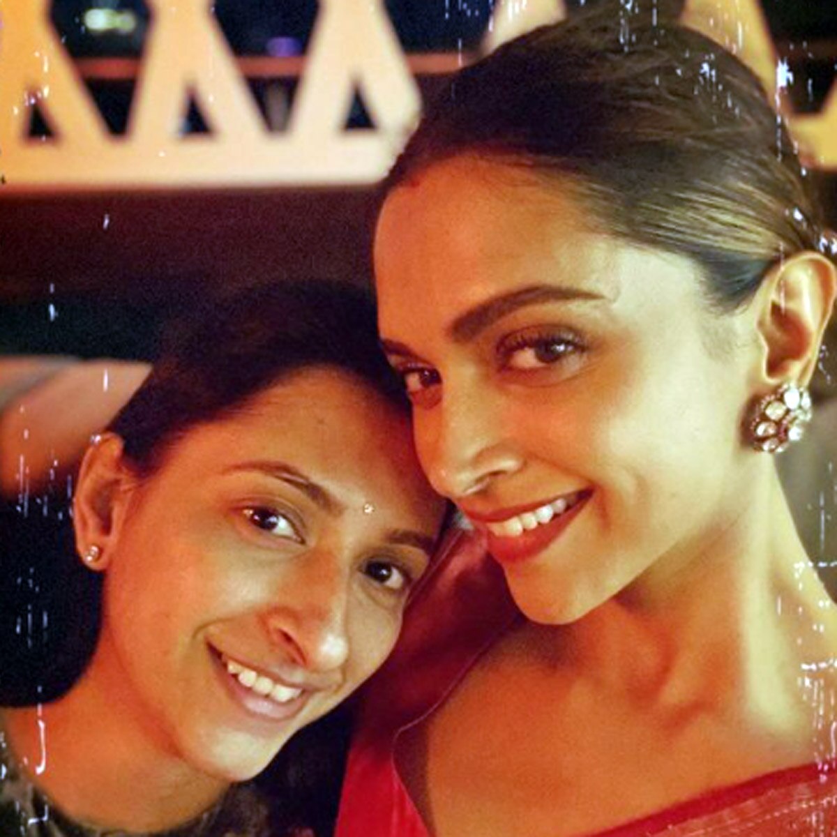 अनीशा पादुकोण-दीप‍िका पादुकोण 