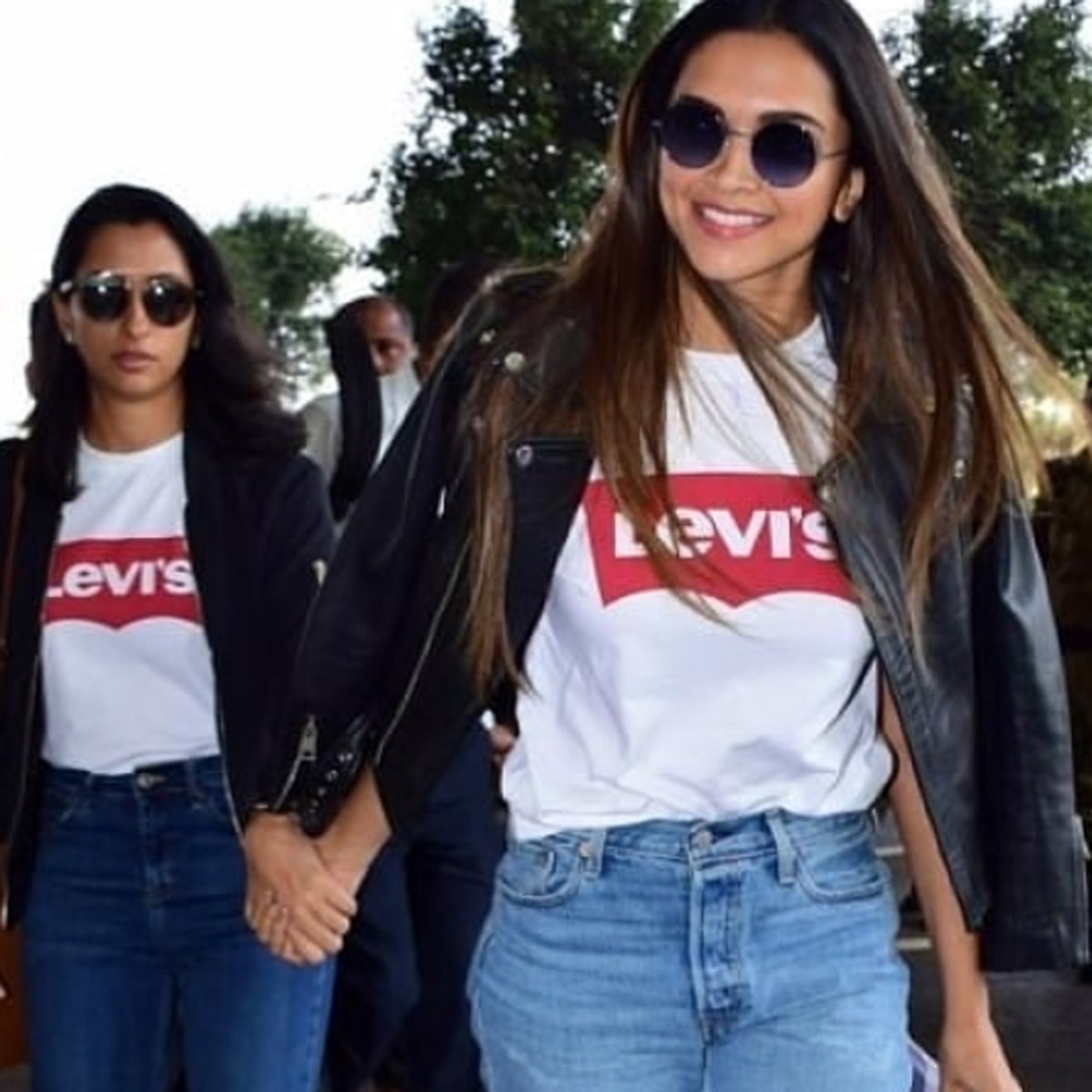 अनीशा पादुकोण-दीप‍िका पादुकोण 