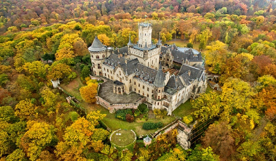 सिर्फ 87 रुपये में बेच दिया 135 कमरों का महल