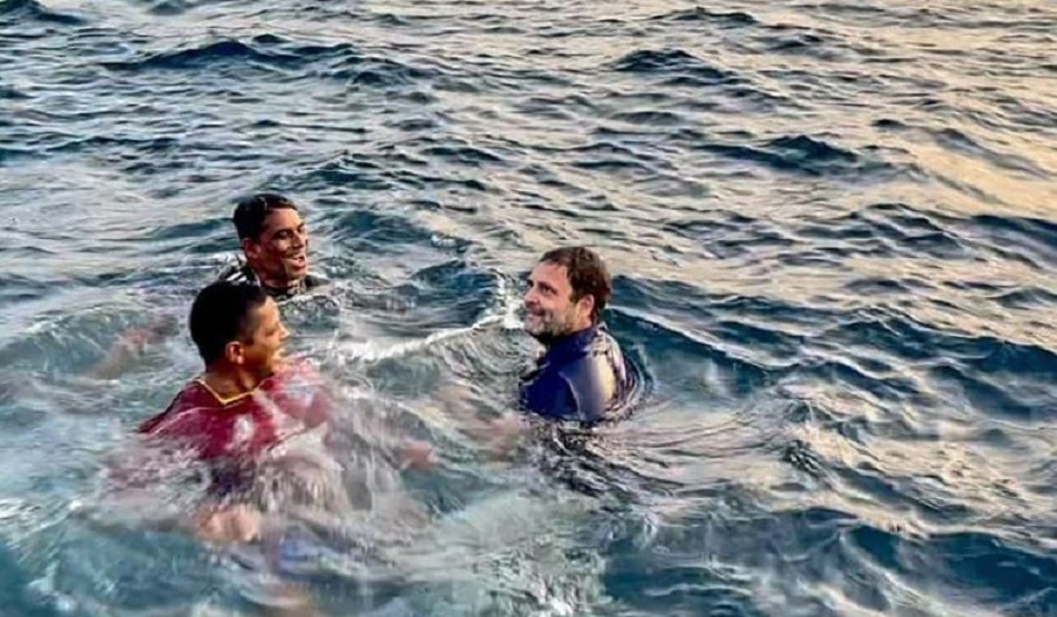 राहुल गांधी के ऐब्स और बाइसेप्स 