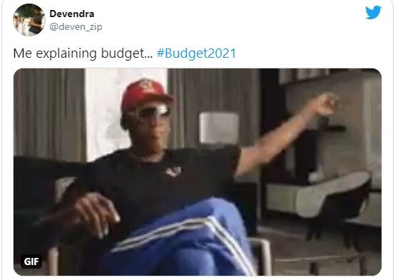 सोशल मीडिया पर फनी मीम्स की आई बाढ़