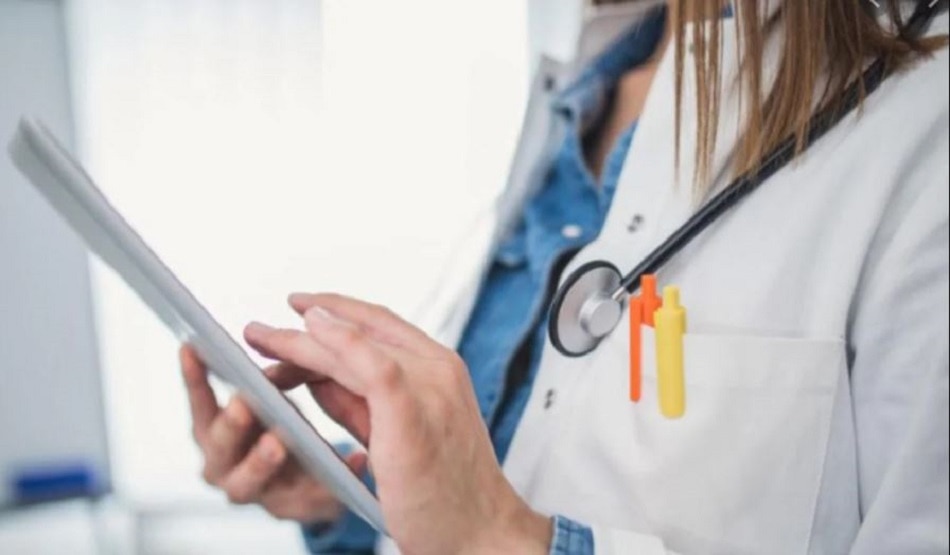 डॉक्टरों के चेंजिंग रूम का वीडियो बनाता था कर्मचारी