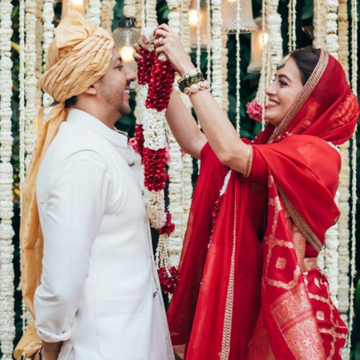 दीया म‍िर्जा-वैभव रेखी  