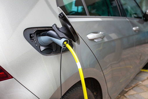 बैटरी है महंगी