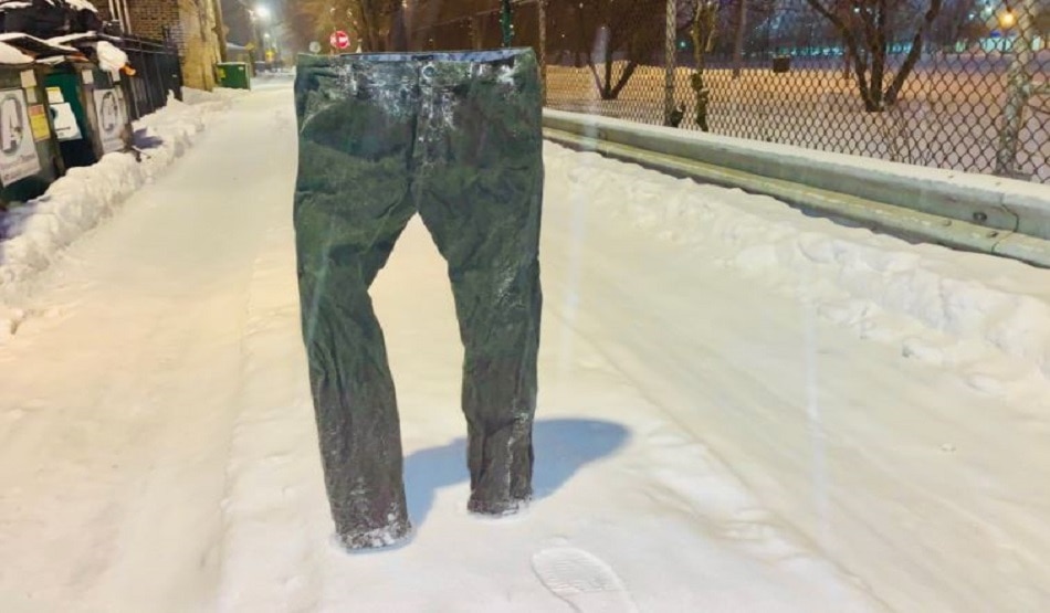  ऐसी सर्दी देखी क्या, बर्फ में जम गई पैंट