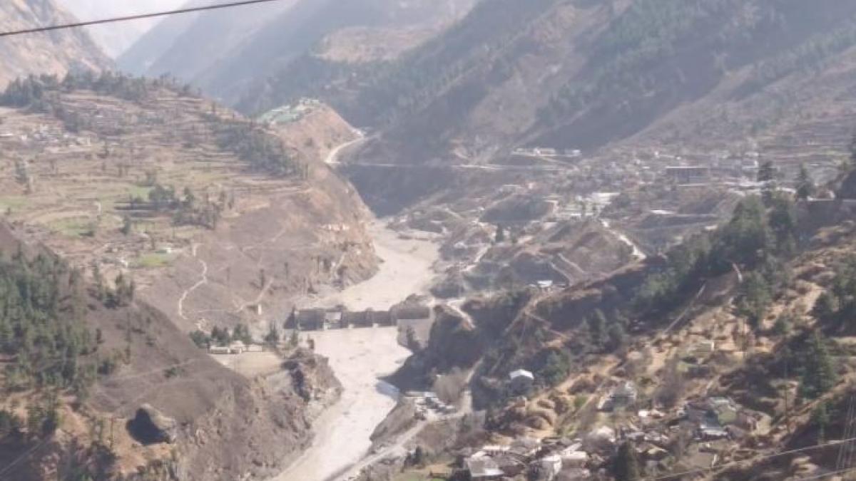 उत्तराखंड में टूटा ग्लेशियर, 50 लोग बहे