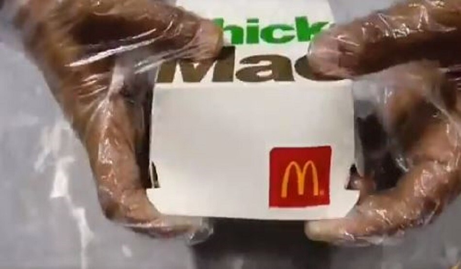 चिकन बर्गर से बनाया आइसक्रीम