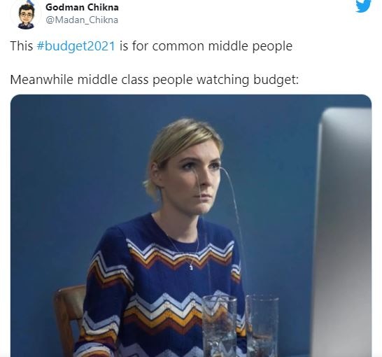 सोशल मीडिया पर फनी मीम्स की आई बाढ़