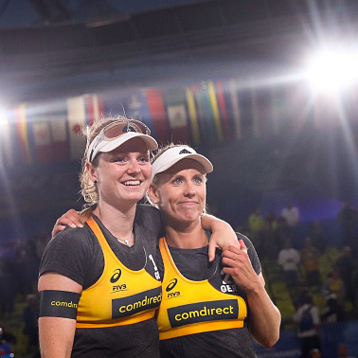 कार्ला और जूलिया