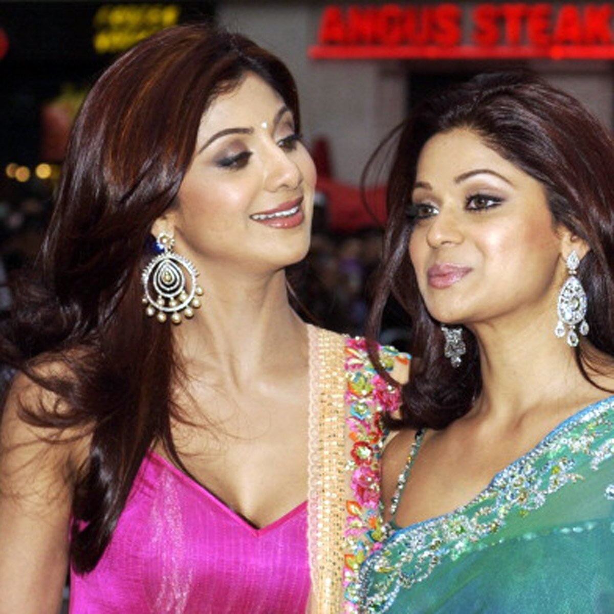 बॉलीवुड बहनों की जोड़ियां