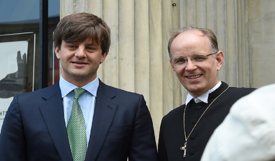 सिर्फ 87 रुपये में बेच दिया 135 कमरों का महल