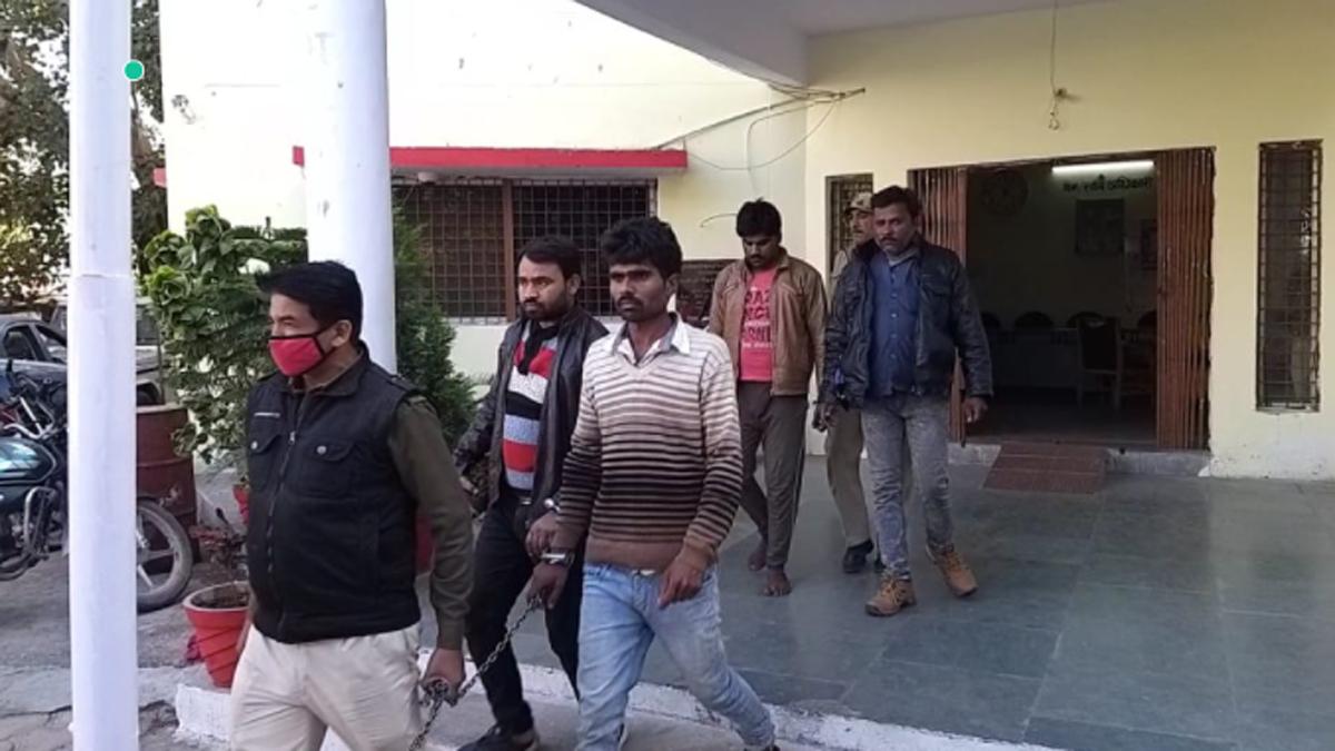 MP: मानव तस्कर गिरोह ने अगवा लड़की को 6 बार बेचा, आखिर में लड़की ने किया सुसाइड.