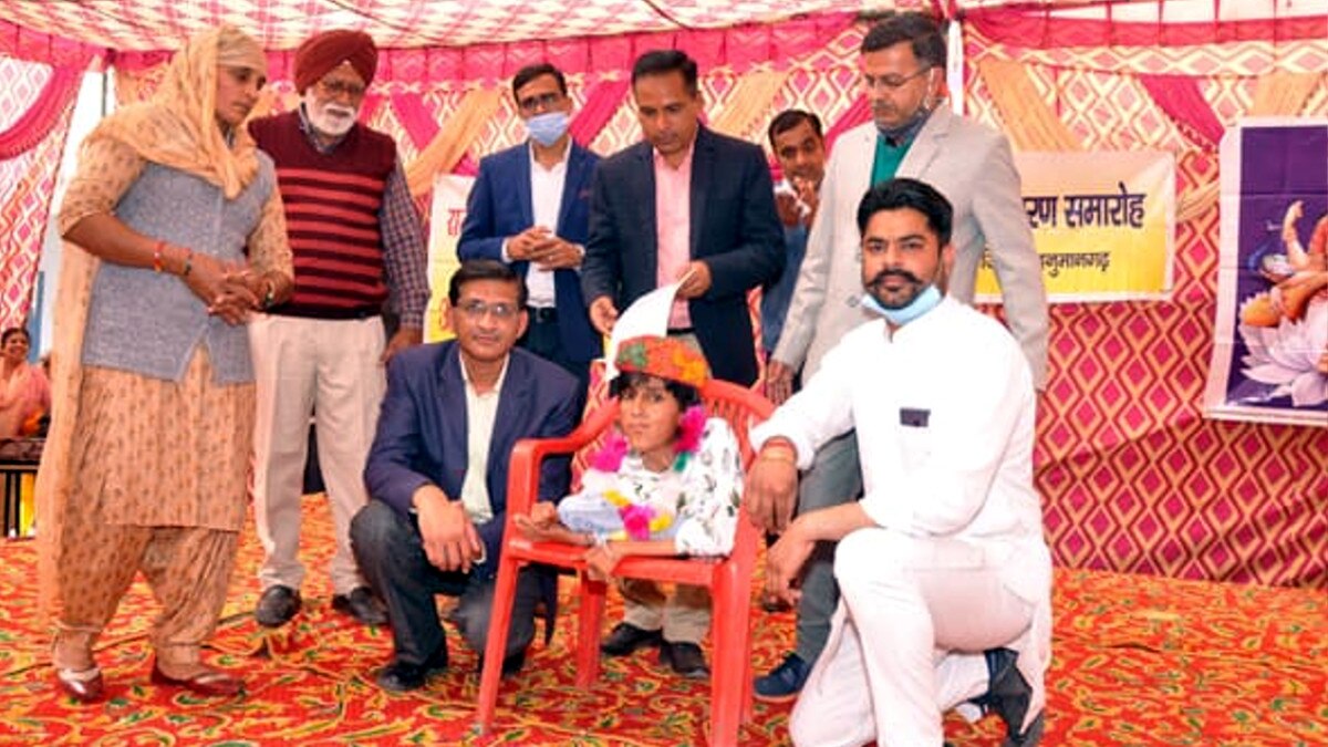 ये है भारत की 'स्टीफन हॉक‍िंग', द‍िमाग छोड़कर सारा शरीर सुन्न, 12वीं में म‍िला गार्गी पुरस्कार  