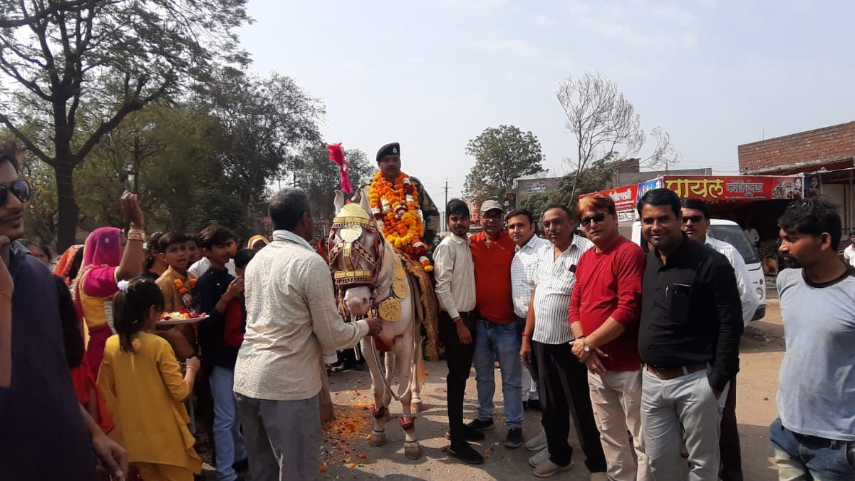 सेना में हेड कांस्टेबल रहे निर्भय सिंह का किया स्वागत.