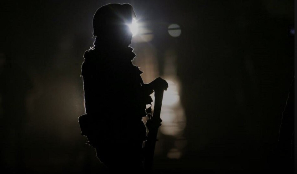  ट्रक पर सवार हमलावर ने चलाई अंधाधुंध गोलियां