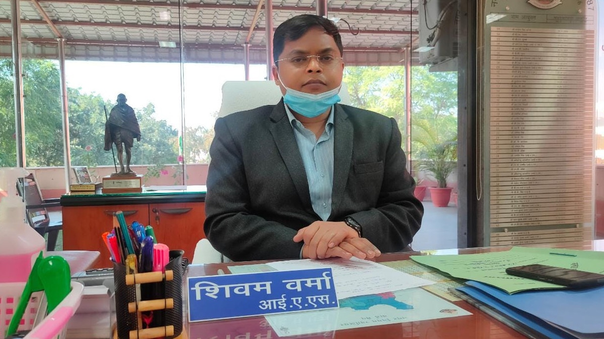 ग्वाल‍ियर: कोरोना वैक्सीनेशन प्रोग्राम बना मजाक, हजार से ज्यादा नगर निगम कर्मियों का लिस्ट में एक ही मोबाइल नम्बर