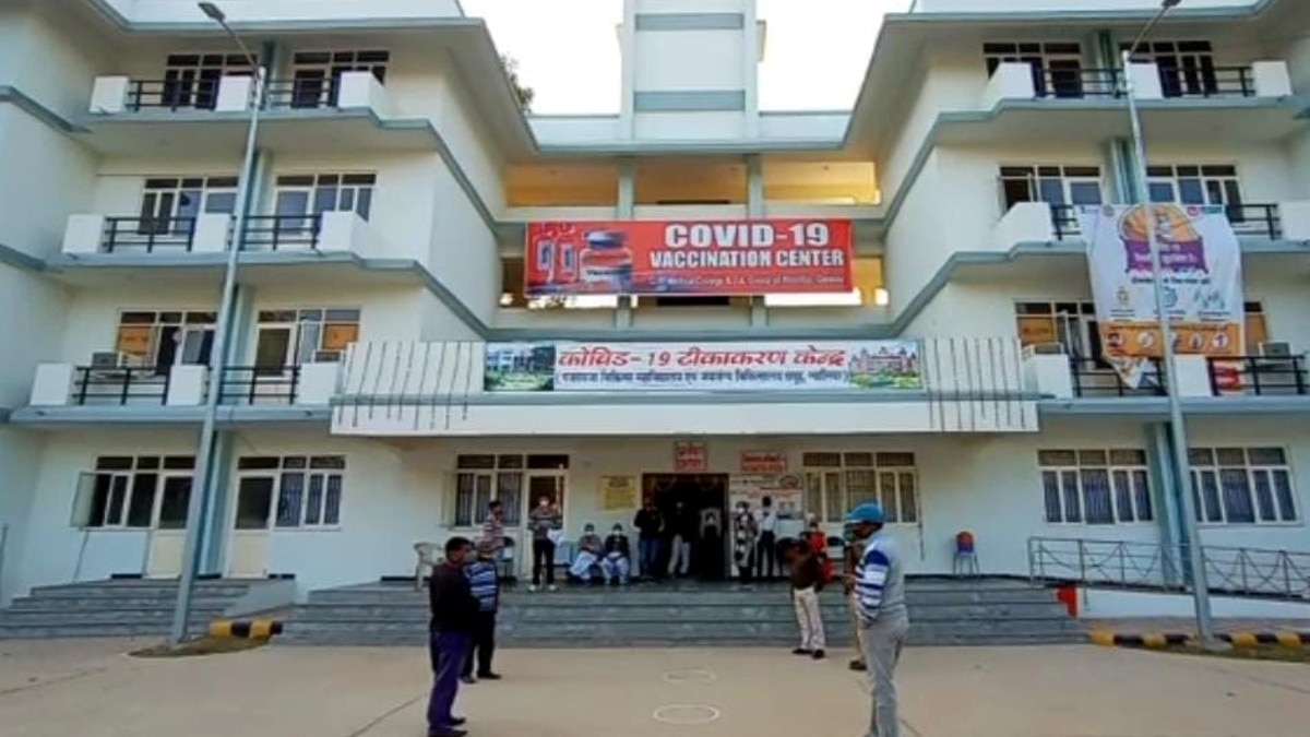 ग्वाल‍ियर: कोरोना वैक्सीनेशन प्रोग्राम बना मजाक, हजार से ज्यादा नगर निगम कर्मियों का लिस्ट में एक ही मोबाइल नम्बर