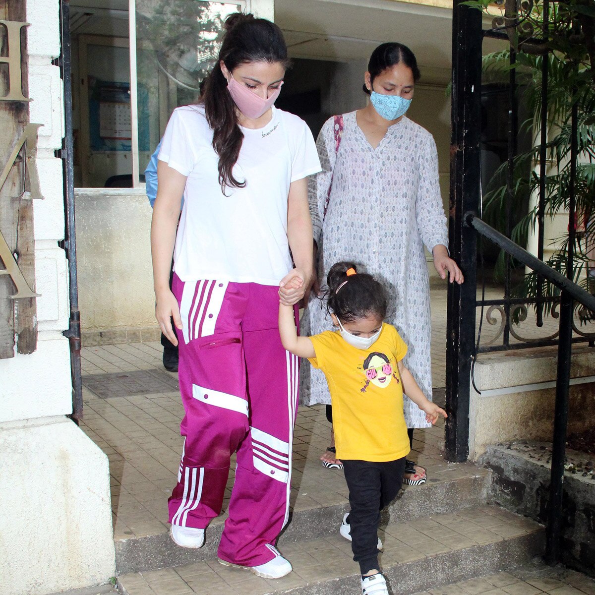 सोहा संग इनाया