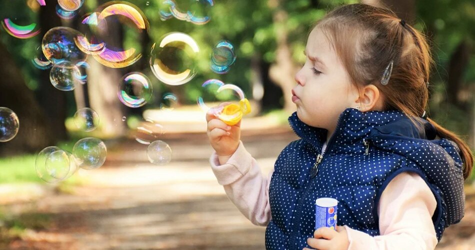 बुजुर्गों और बच्चों का रखें ध्यान