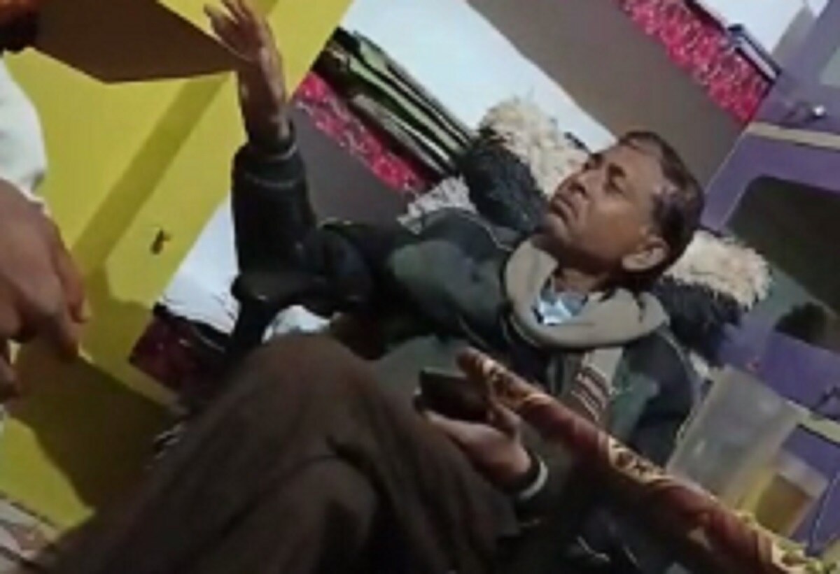 पंचायत अधिकारी का वीडियो वायरल