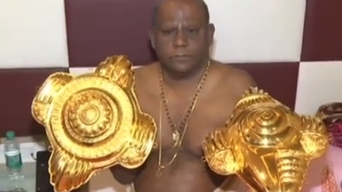 आंध्र में तरिुपति के पास तिरुमाला की पहाड़ी पर भगवान वेंकटेश्वर का मंदिर स्थिति है.